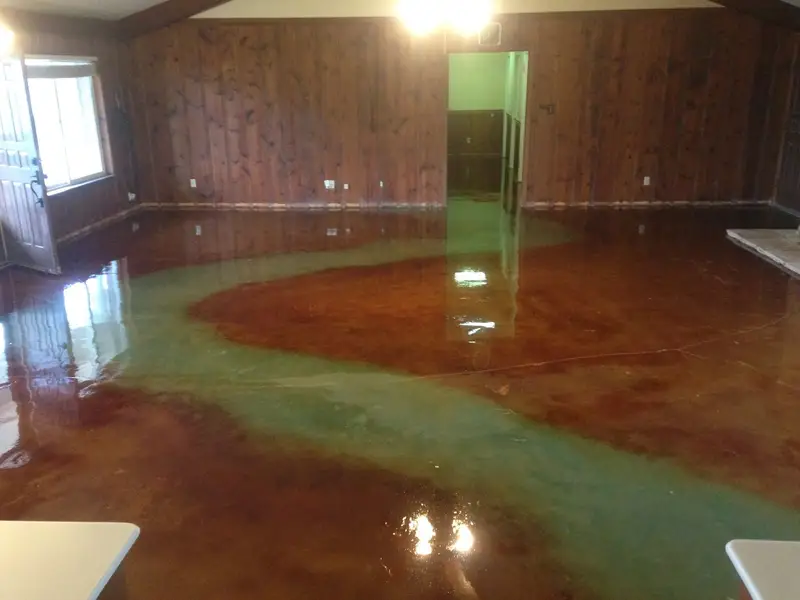 Stained concrete in brown and green tones